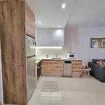 Con Piscina A Un Paso Del Centro Apartament