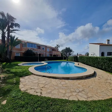 Con Piscina A Un Paso Del Centro *