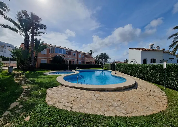 Con Piscina A Un Paso Del Centro *