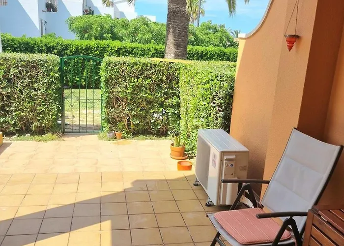 Con Piscina A Un Paso Del Centro Апартаменты