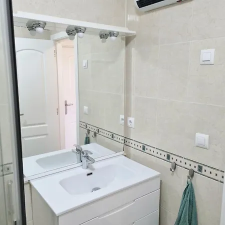 Apartament Con Piscina Y Parking Gratuito A Un Paso Del Centro *