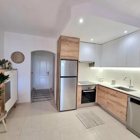 Con Piscina A Un Paso Del Centro * Dénia