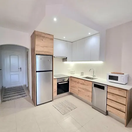 Con Piscina A Un Paso Del Centro