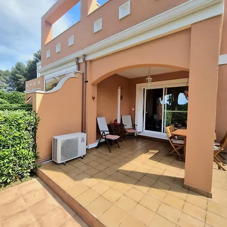 Con Piscina A Un Paso Del Centro